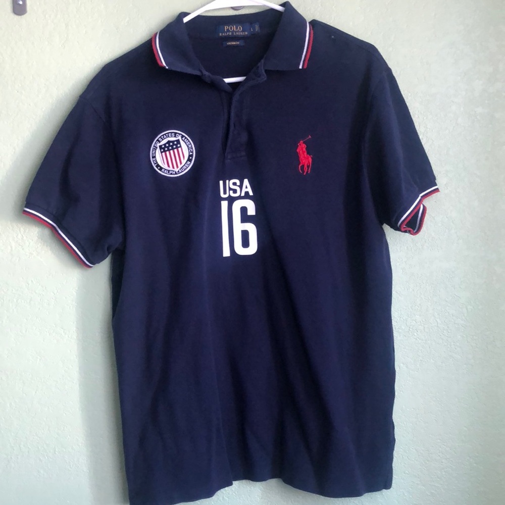 Navy blue polo shirt. Polo Ralph Lauren brand.